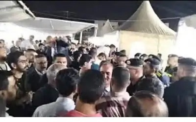 مشاجرات واتهامات بالتزوير واوراق اقتراع طائرة