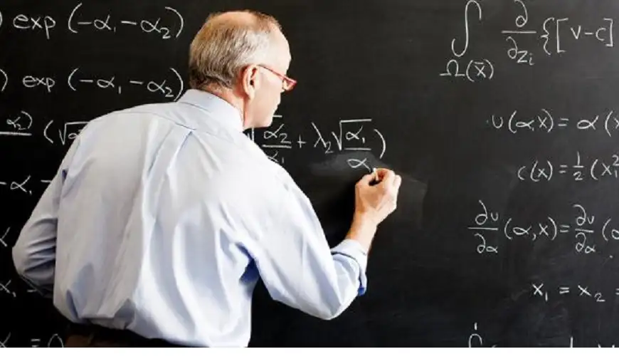 إسكانات للمعلمين وزيادة مكرمة ابنائهم في