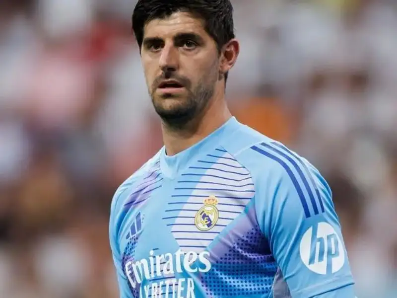 ريال مدريد يعلن إصابة كورتوا قبل