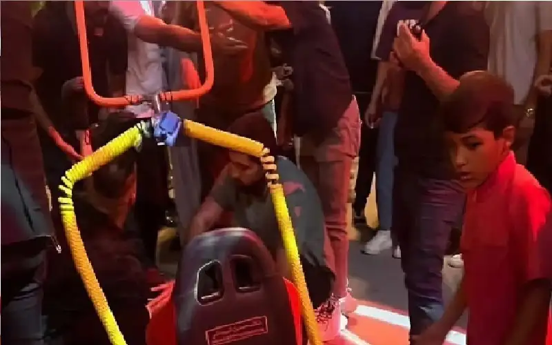 فيديو يوثق لحظة سقوط شاب من