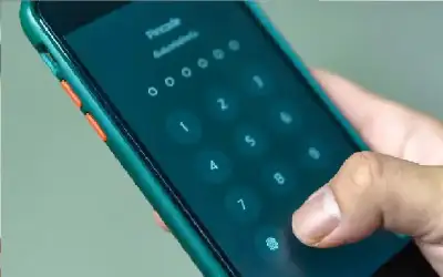 سيلفي على هاتف الضحية يقود للقاتل