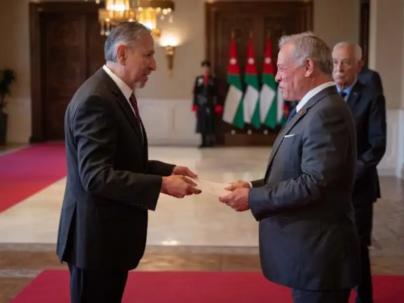 الملك يتقبل أوراق اعتماد سفراء المكسيك