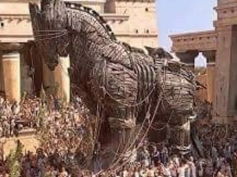 حصان طروادة الأوكراني يخترق الخطوط الحمراء..