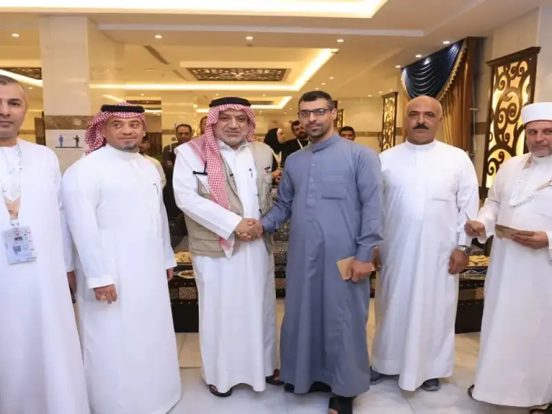 وزير الأوقاف يزور بعثتي القوات المسلحة