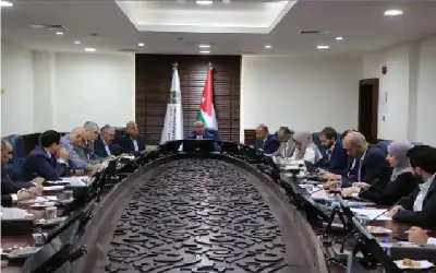 الخلايلة يناقش تحقيق مؤشرات أداء الخطة