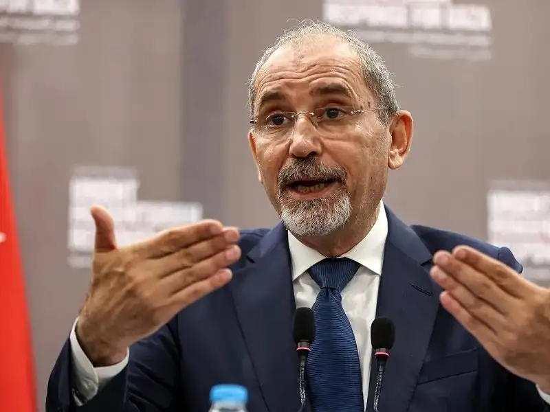 الصفدي يستقبل وفدا من وزارة الخارجية