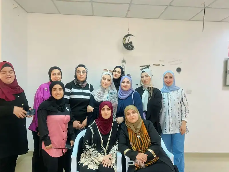 اختتام دورة الرسم على الفخار في