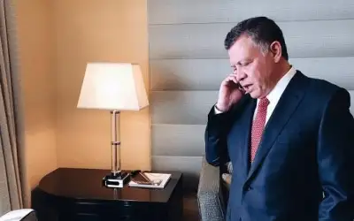 الملك يتبادل التهاني هاتفيا مع العاهل