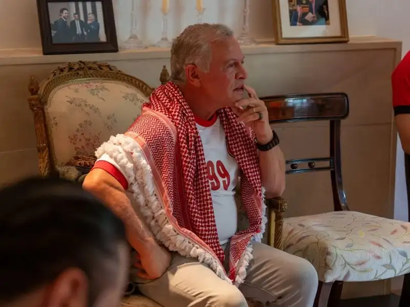 الملك يتابع مباراة النشامى في لندن