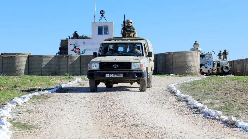 الجيش: القبض على 4 أشخاص حاولوا