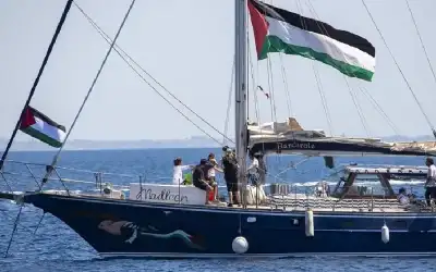 مادلين تقترب من غزة والكيان يهدد