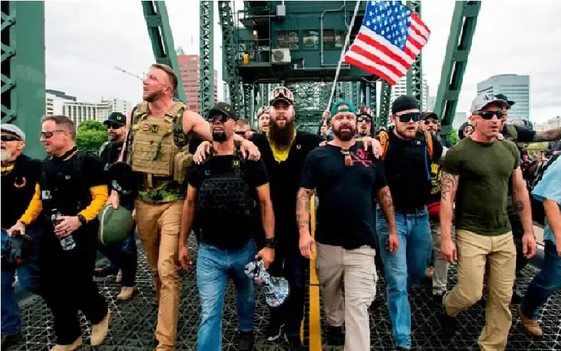 بعد عفو ترامب.. يمنيون متطرفون يطالبون