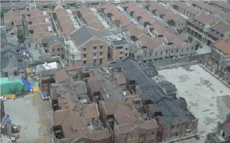 روبوتات ذكية تنقل مبان ضخمة في