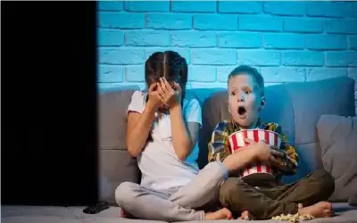 مشاهدة الأولاد لبرامج عنيفة في مرحلة