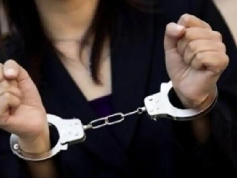 ضبط فتاة اساءت لبلد شقيق وجمهوره