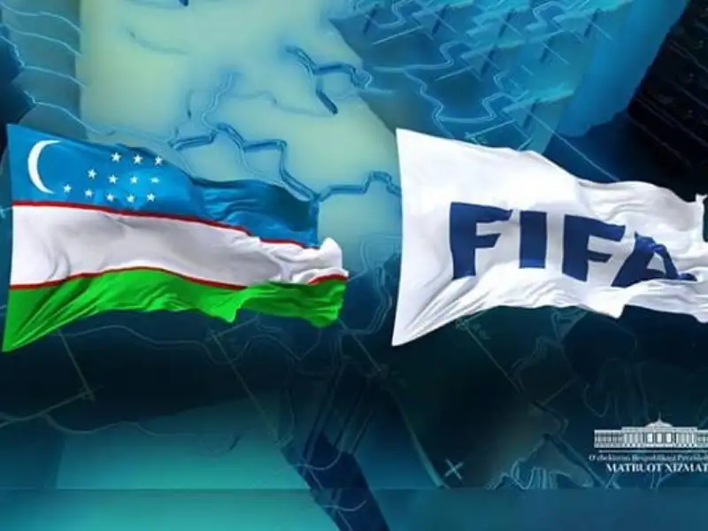 رئيس (فيفا) يهنئ الرئيس الأوزبكي بتأهل