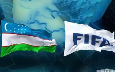 رئيس (فيفا) يهنئ الرئيس الأوزبكي بتأهل