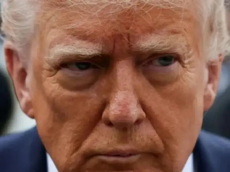 ترمب يضيف إيرلندا إلى القائمة السوداء..