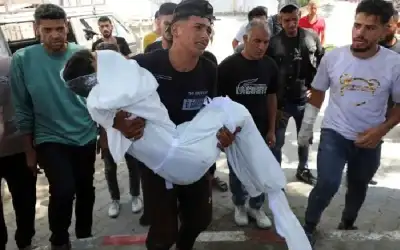 استشهاد 11 فلسطينيا في غارات إسرائيلية