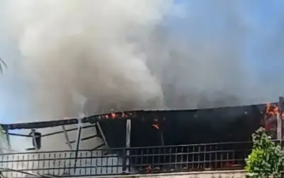 الدفاع المدني يتعامل مع حريق منزل