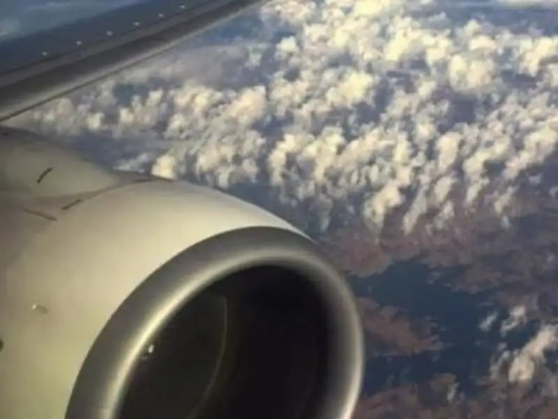 تحطم طائرة تقل 20 شخصا في