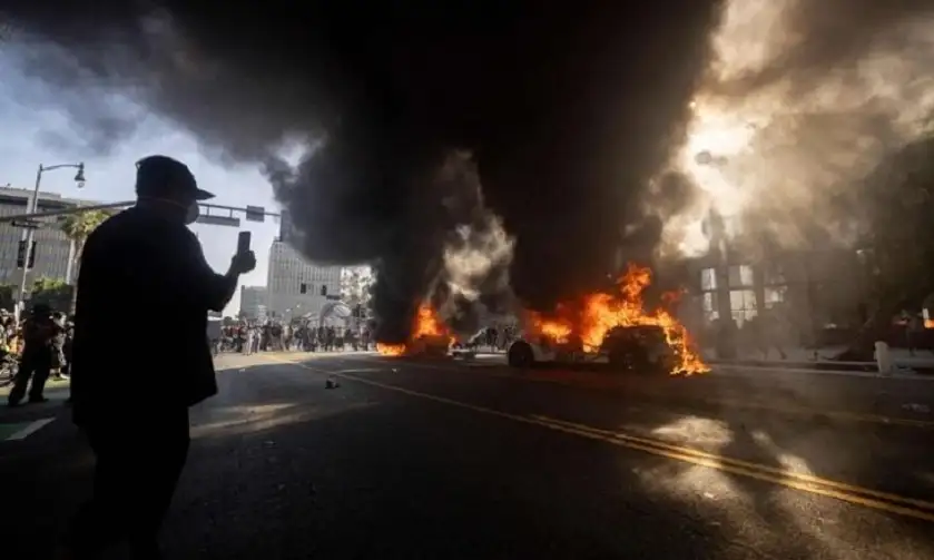 اشتباكات في لوس أنجلوس عقب نشر