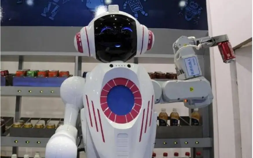 روبوت صيني يلتحق بأول مدرسة افتراضية