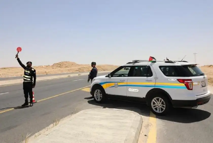 إصابة 15 شخصا على متن مركبة