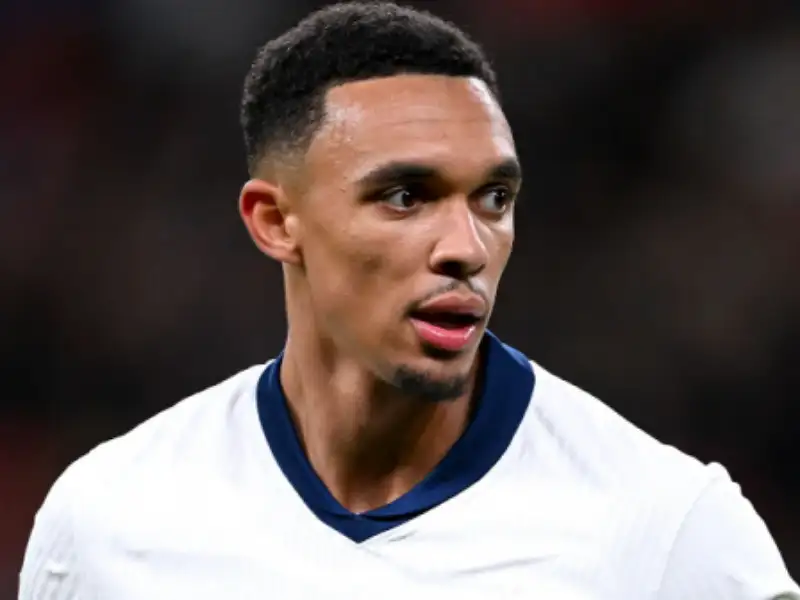 ريال مدريد يقدم أرنولد الخميس