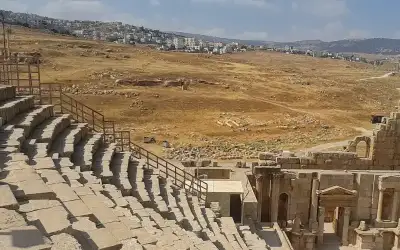 طقس حار والحرارة أعلى من معدلاتها