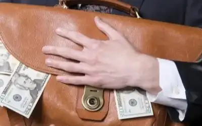 الأردن.. 3 موظفين يختلسون أموال مودعين