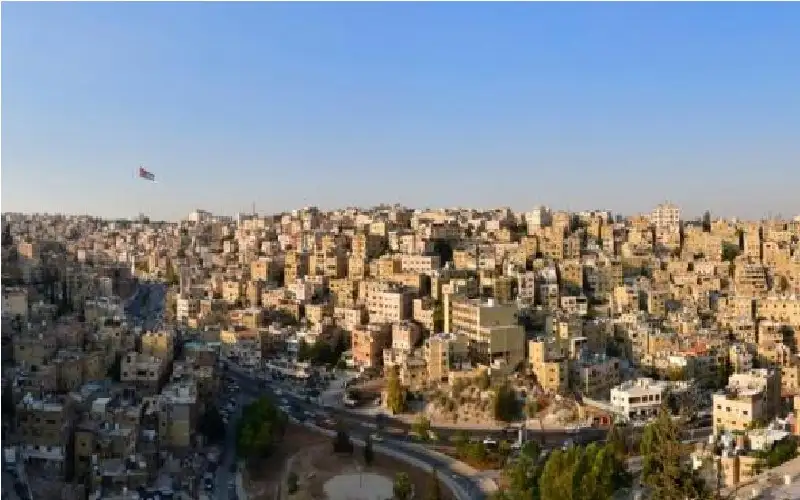 المركز الوطني لإدارة الأزمات: الاحتماء في