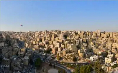 المركز الوطني لإدارة الأزمات: الاحتماء في