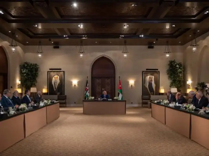 الحاضرون للقاء الملك (اسماء)