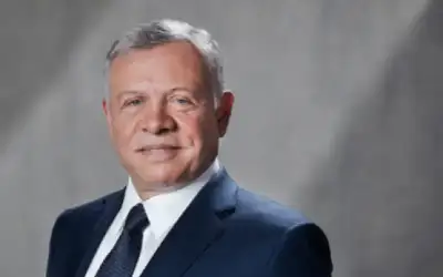 الملك يؤكد ضرورة تكثيف الجهود العربية