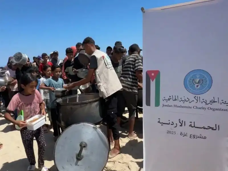 الحملة الأردنية والهيئة الخيرية تسندان آلاف