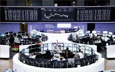 أسهم أوروبا تتراجع وسط غياب المؤشرات