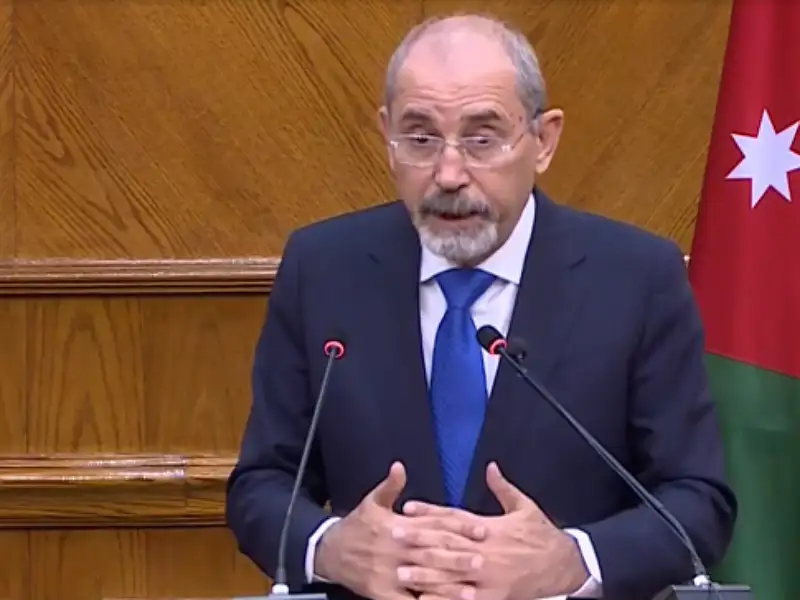 الصفدي يبحث مع نظيريه المغربي والجزائري