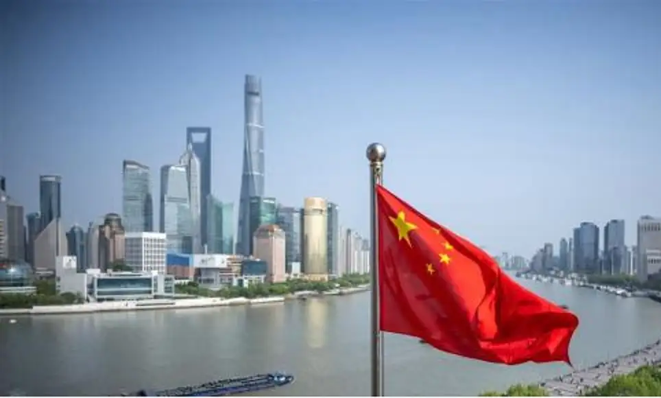 الصين تشرع بإجلاء مواطنيها من تل