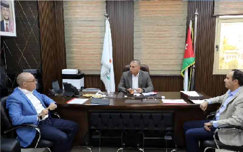 وزير الداخلية يؤكد ضرورة التسهيل على