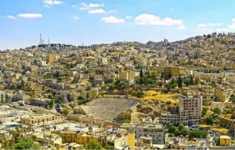 18 إصابة جراء سقوط شظايا صاروخ