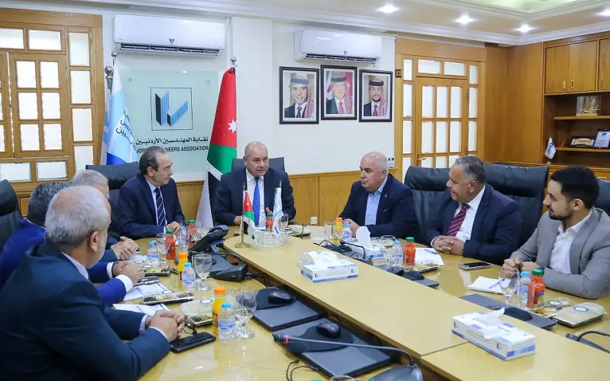 وزير الشؤون السياسية يهنيء مجلس نقابة