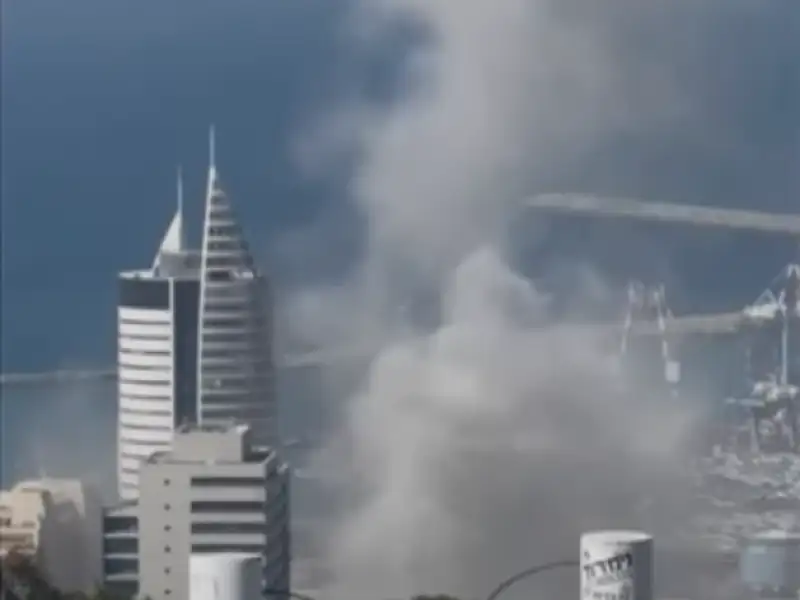 إيران تطلق 30 صاروخا دفعة واحدة