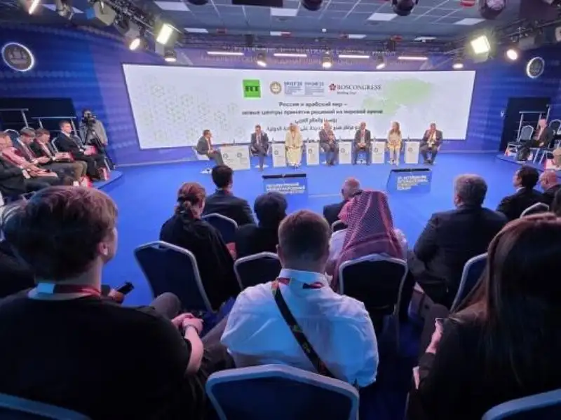 قمة بطرسبورغ: روسيا والعالم العربي يؤسسان