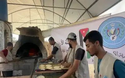 الهيئة الأردنية تواصل توزيع الخبز في