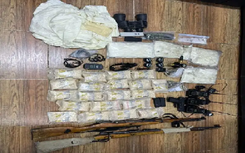 بالبالونات والمناطيد .. ضبط 3 مهربي