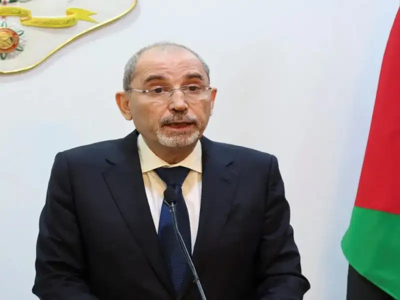 الصفدي يشدد على ضرورة وقف الحرب