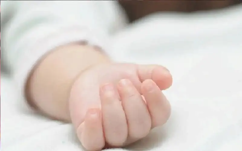 مصرية تنهي حياة أطفالها الثلاثة وتسلم