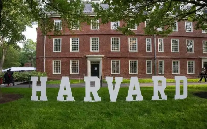 القضاء يعلق قرار ترامب منع الطلاب