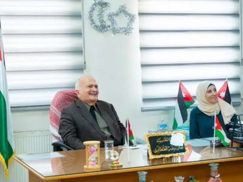 الأمير الحسن يفتتح مركز صحي مخيم